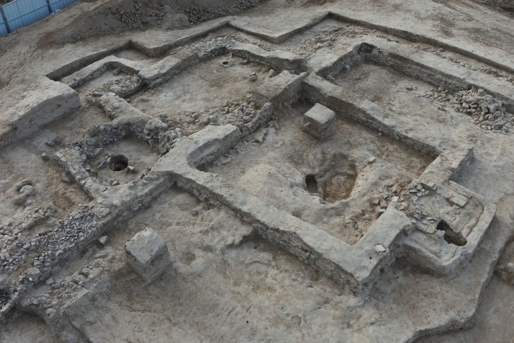 青海都兰热水墓群发现目前陵园规模