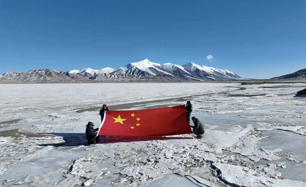 新春走基层｜可可西里巡山队：让五星红旗飘扬在生命禁区