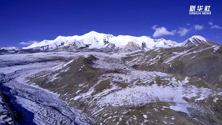 沿着黄河遇见海丨冬日阿尼玛卿雪山壮美巍峨